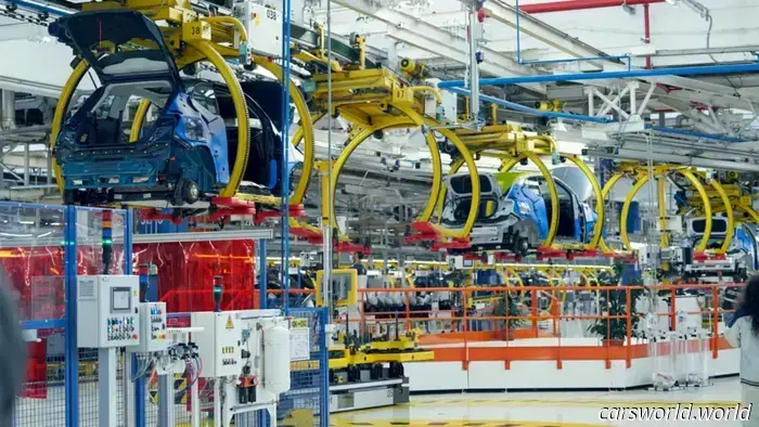 El Presidente Del UAW Pide Aranceles De Importación Más Estrictos, Insiste En Que Los Fabricantes De Automóviles Pueden Pagarlos | Carscoops